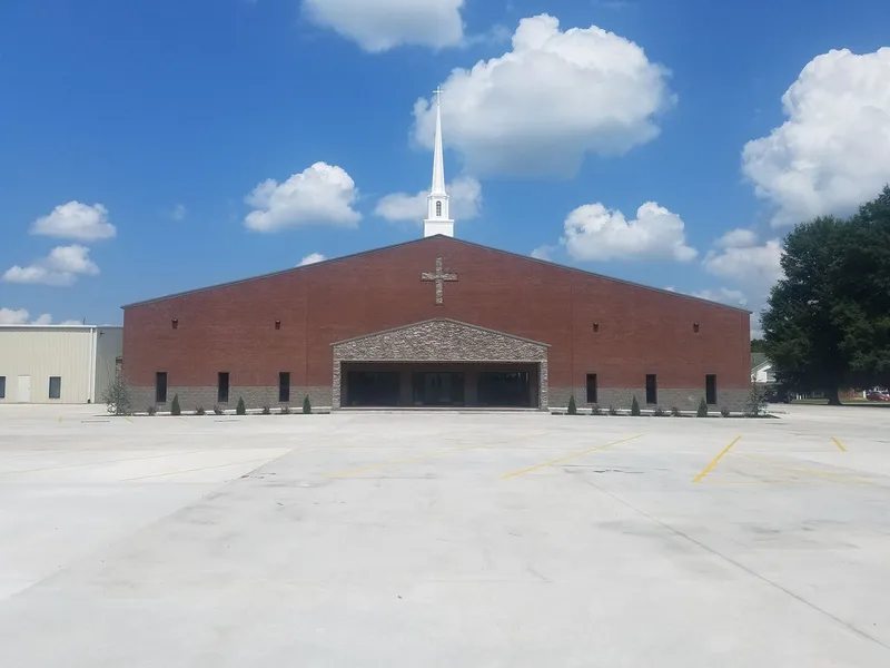 Front exterior of Gethsemane Baptist Church in Walnut Ridge, Arkansas